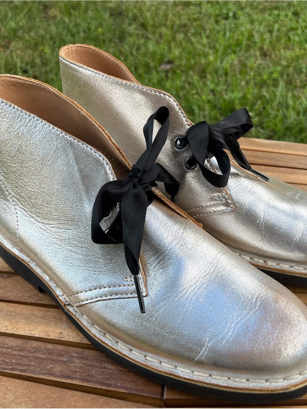 Clarks Silver Metallic Lace-Up Ankle Boots with Black Ribbon Laces 9